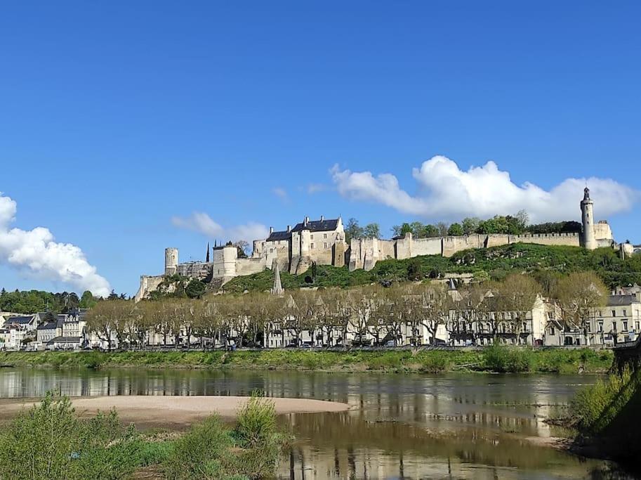 Chaleureuse Maison De Ville Avec Parking Gratuit Chinon Exterior foto